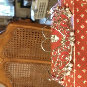 Tiara with pearls and crystals